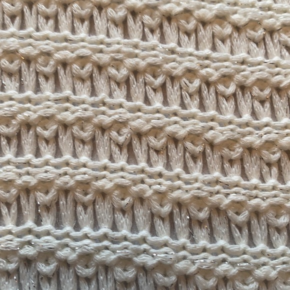 Women’s Le Chateau Sweater - Picture 4 of 6